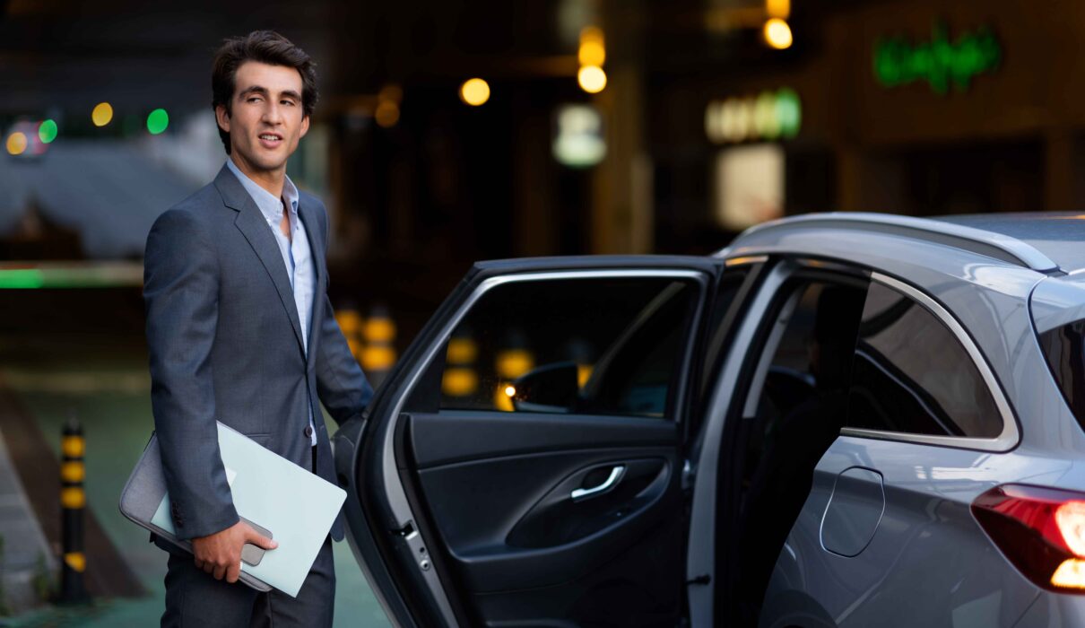 Monthly Rent of Rental Premium Vehicle in Dubai: