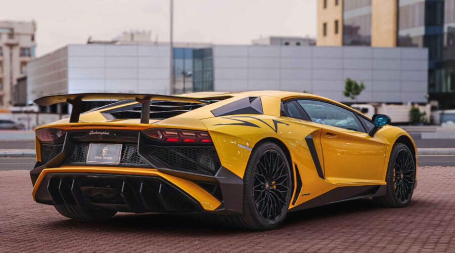 How Luxury Cars Became Part of Dubai’s Travel Culture